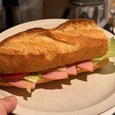 DONQ のバゲットで作ったサンドイッチ