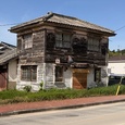 宗像大社前の古い家