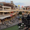 高校生がたむろする金山駅