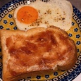 ジャムトーストと目玉焼き